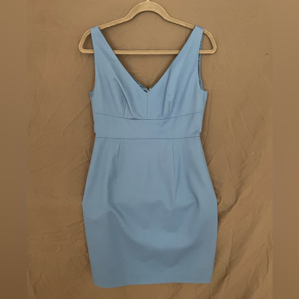 Tahari Blue sheath dress sleeveless and V neck neckline - Size 4 - New With Tags - Picture 2 of 7
